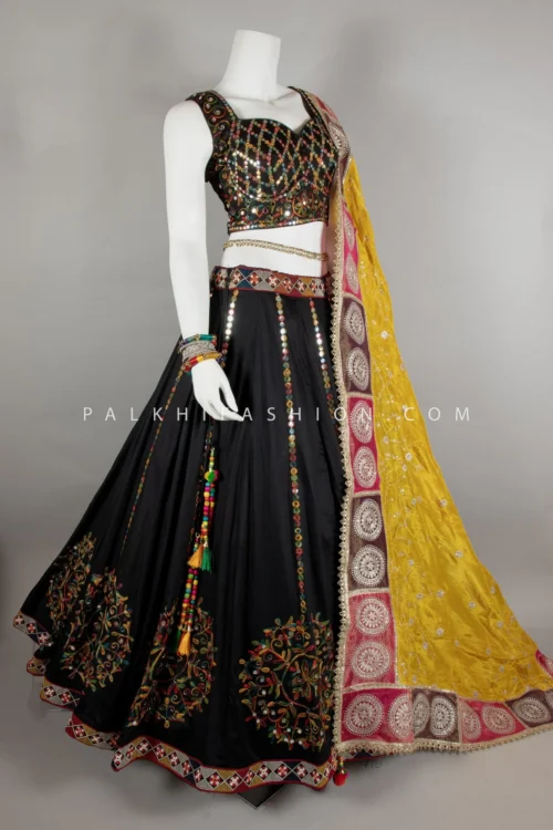 Appealing Navratri Chaniya Choli Set With Elegant Work - Palkhi Fashion