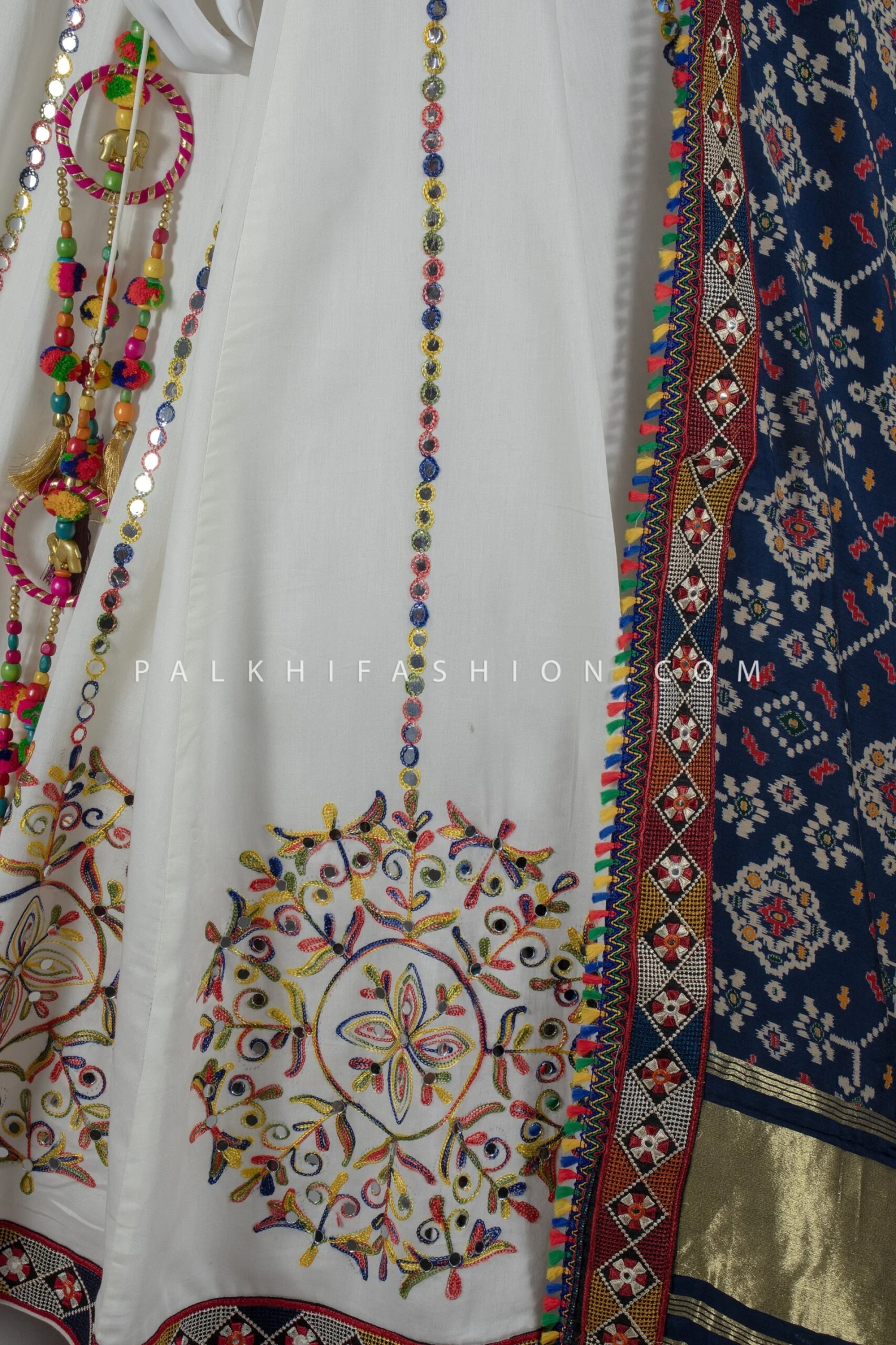 Elegant Navratri Chaniya Choli Set With Patola Silk Dupatta - Palkhi Fashion 4 Elegant Navratri Chaniya Choli Set With Patola Silk Dupatta - Palkhi Fashion - Image 2