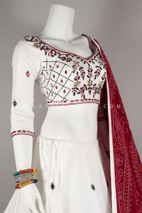 Kutch Combo: Ajrakh & Bandhani White Navratri Chaniya Choli - Palkhi Fashion 8 Kutch Combo: Ajrakh & Bandhani White Navratri Chaniya Choli - Palkhi Fashion -Indian Wear Shop kutch combo ajrakh bandhani white navratri chaniya choli palkhi fashion 929649 scaled