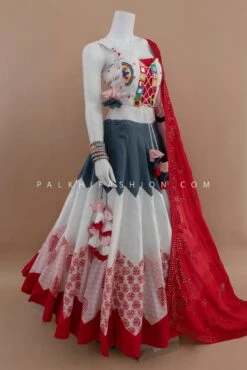 Mulmul Magic: Modern Twist Chaniya Choli With Designer Blouse – Palkhi Fashion