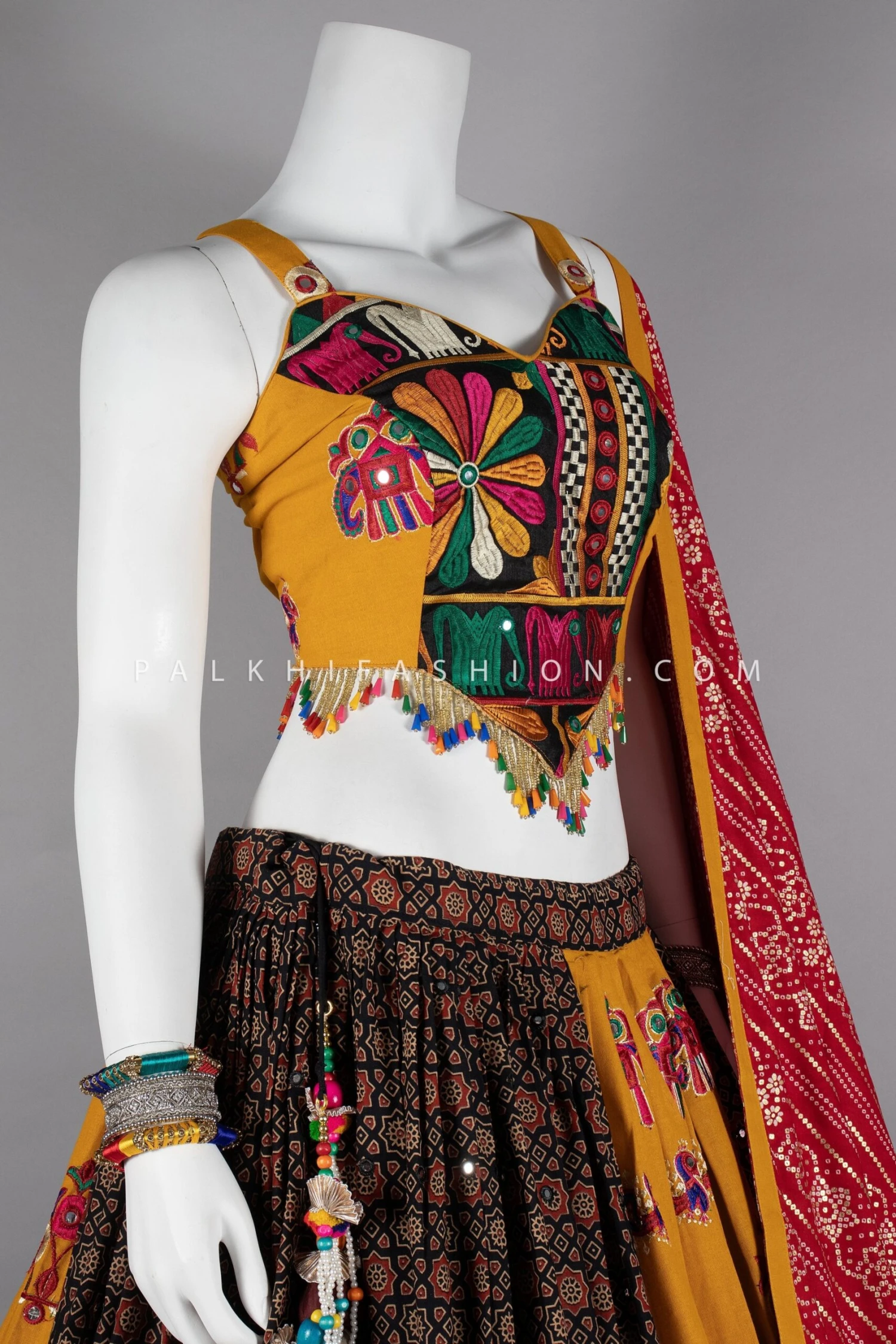 Vibrant Multi-Color Designer Navratri Chaniya Choli Set – Palkhi Fashion 5 Vibrant Multi-Color Designer Navratri Chaniya Choli Set – Palkhi Fashion - Image 3